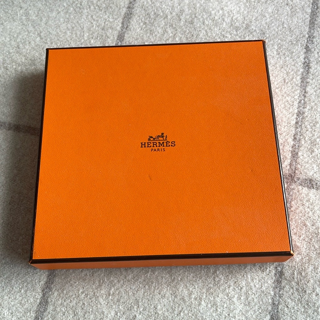 Herms Box.